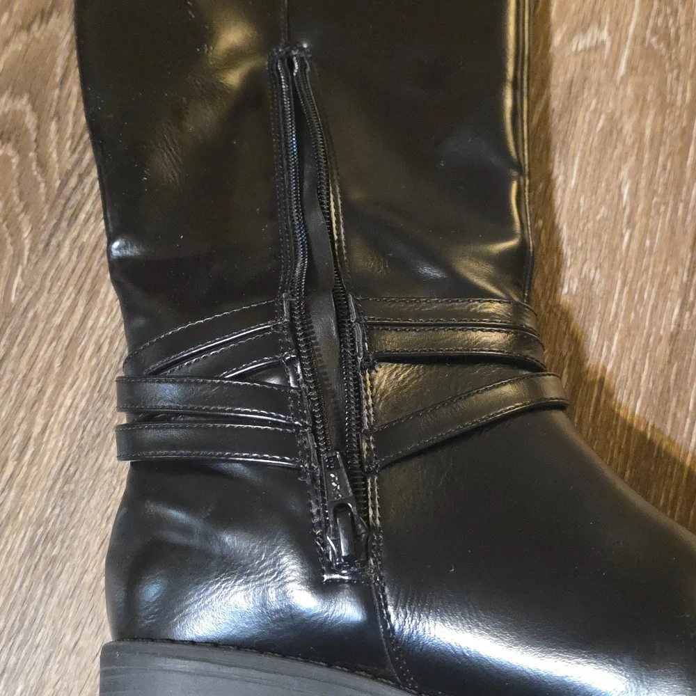 Kohl's So Trixieblack Black and Brown Heeled Leather Riding Boots - Picture 3 of 4